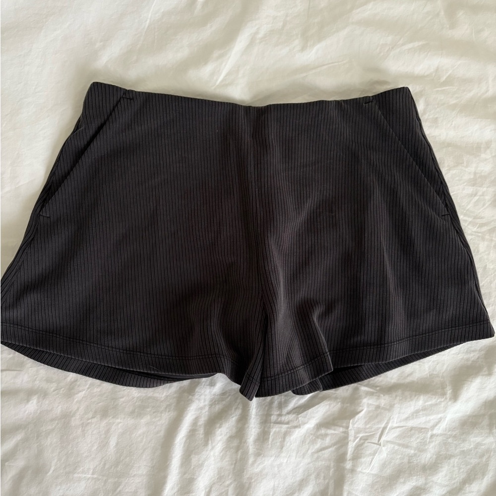Lululemon Ribbed Softstreme High-Rise Shorts 2”